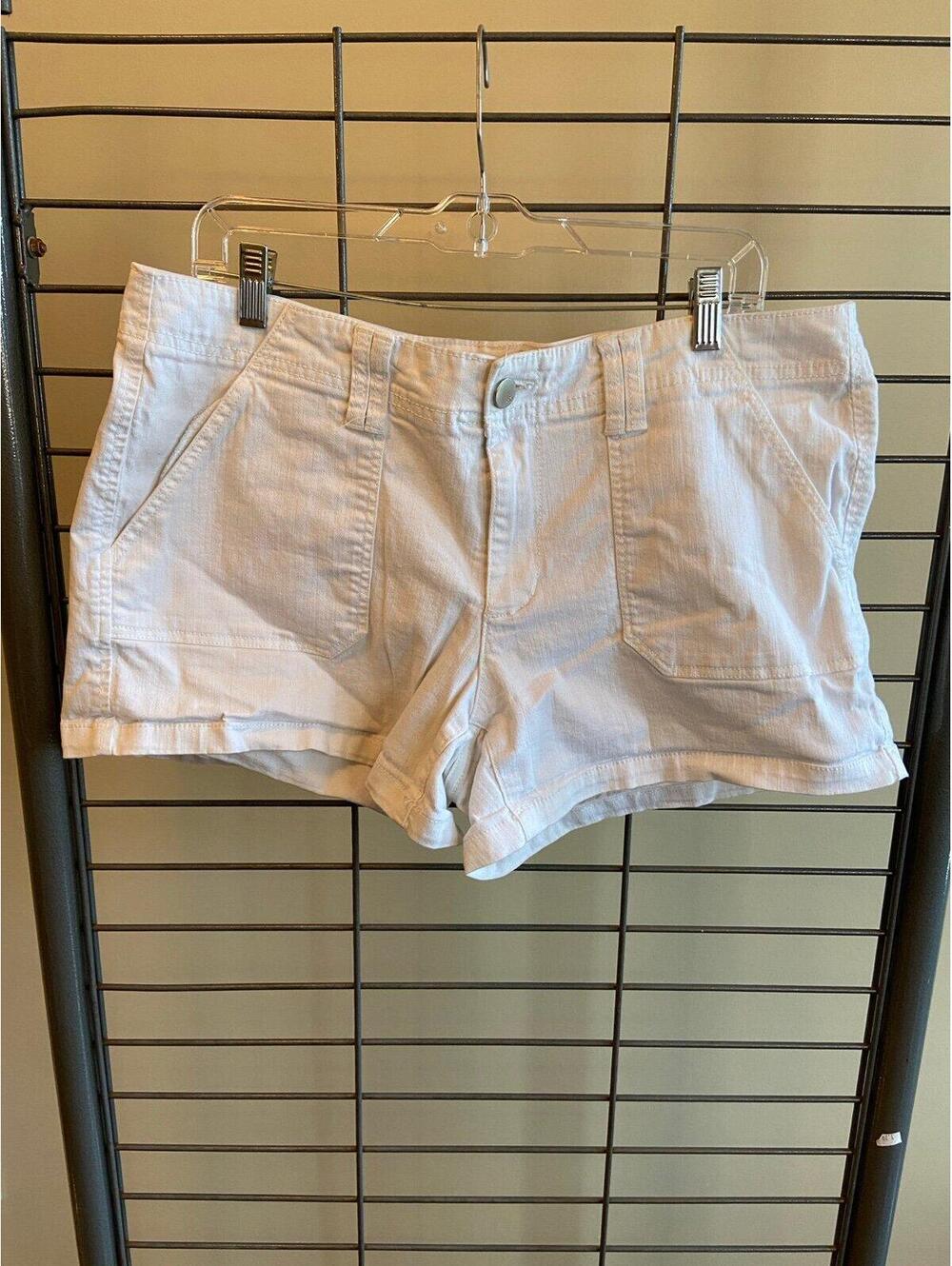 Faded Glory Women’s White shorts Size 16